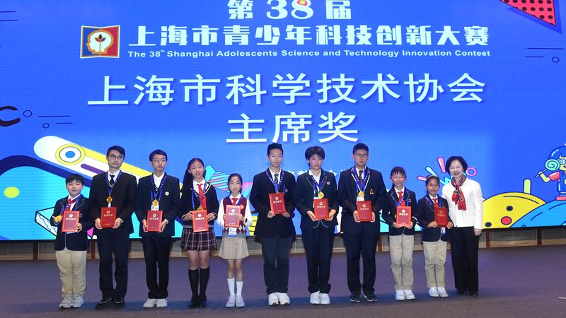 将现有应用程序迁移到云原生环境。这一步骤需要关注以下几个方面：